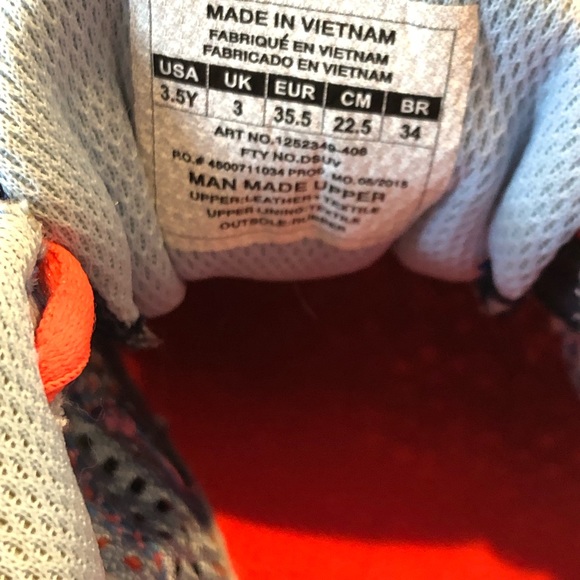 Under Armour shoe Youth 3.5/EU 35.5/ Women 5-5.5 - Picture 7 of 11